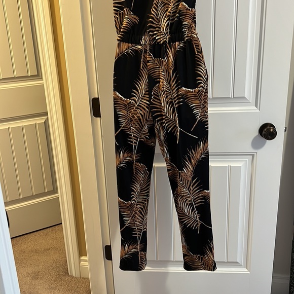 2/$20 Tropical leaf print romper Nicole miller - Picture 9 of 10